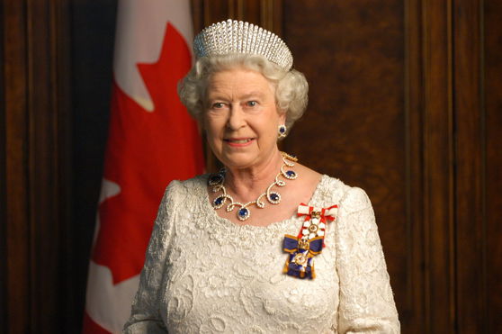 biggest-celebrity-deaths-2022-queen-elizabeth-ii-anne-heche-olivia-newton-john-and-more