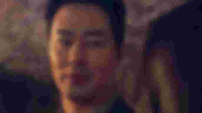 Zo In-sung as Kim Doo-sik in Moving