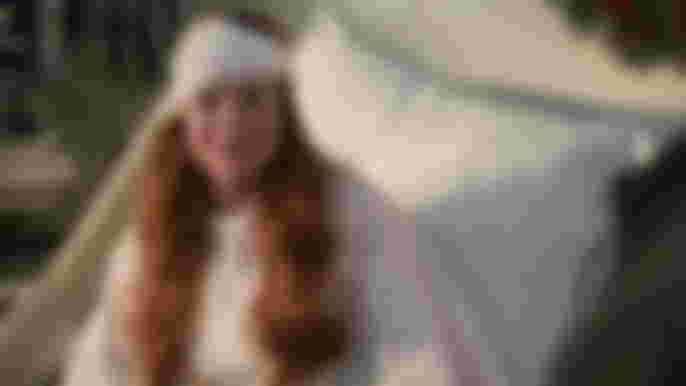 Lindsay Lohan as Sierra in Falling for Christmas