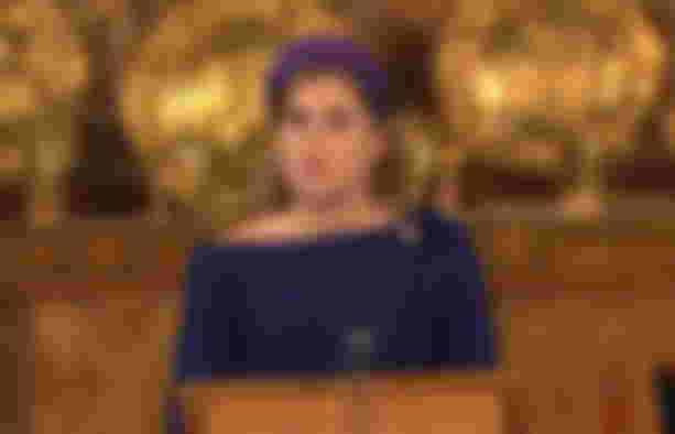 princess-beatrice-shock-prince-andrews-daughter-reportedly-moved-away-from-princess-eugenies-nurturing-protection-so-she-could-find-her-place-in-the-royal-spotlight-body-language-expert-says
