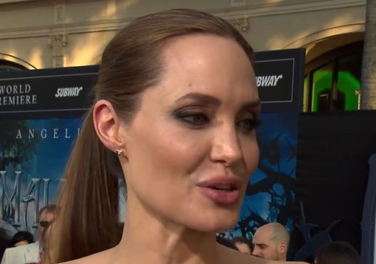 vivienne-jolie-pitt-shock-angelina-jolies-daughter-looks-like-sister-shiloh-siblings-rock-the-same-style