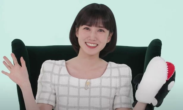 extraordinary-attorney-woo-star-park-eun-bin-reveals-real-personality-after-a-fan-grabs-her