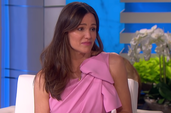 jennifer-garner-bonds-with-boyfriend-john-miller-while-ben-affleck-jennifer-lopez-tied-the-knot-in-georgia