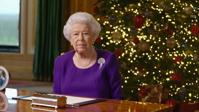 queen-elizabeth-showed-signs-she-was-already-ailing-when-she-opted-to-wear-a-lighter-version-of-the-imperial-state-crown-in-2019-royal-fans-allegedly-thought-she-was-too-weak