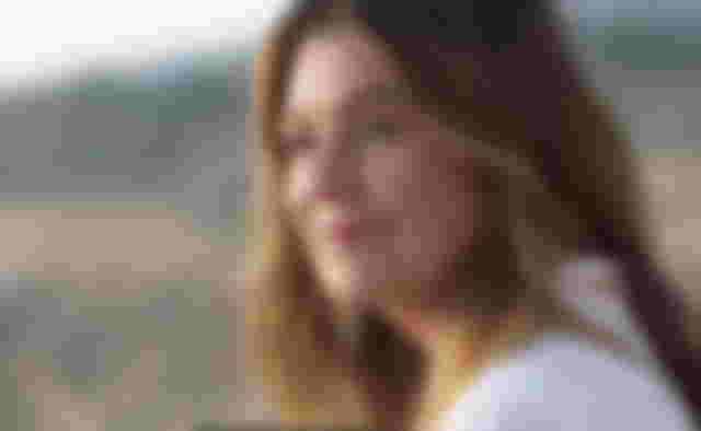 Ellen Pompeo plays Meredith Grey in Grey's Anatomy.