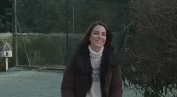 kate-middleton-shock-prince-williams-wife-reportedly-suffered-a-wardrobe-malfunction-at-princess-eugenies-wedding-that-she-couldve-avoided