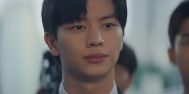 the-golden-spoon-episode-1-recap-btob-yook-sungjae-acquires-a-golden-spoon-that-can-change-his-fate