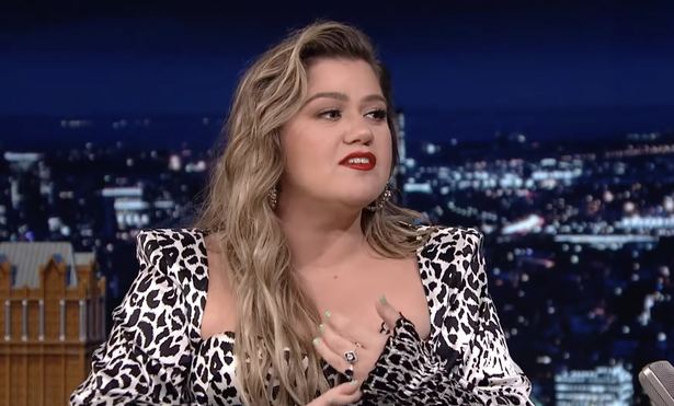 kelly-clarkson-fury-pals-sick-of-american-idol-alum-obsessing-about-brandon-blackstock-divorce-judge-reportedly-forced-to-postpone-retirement-to-help-resolve-pair-disputes