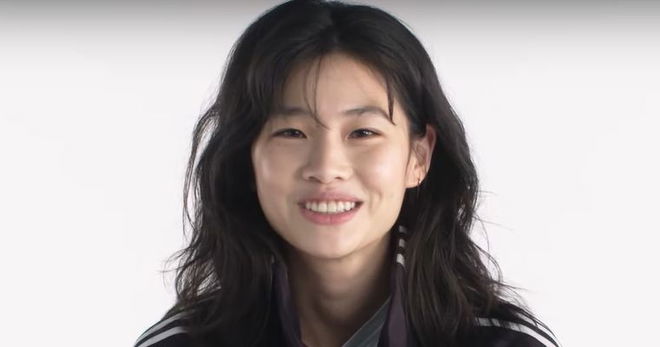jung-ho-yeon-reveals-favorite-k-pop-groups-but-blackpink-is-not-one-of-them
