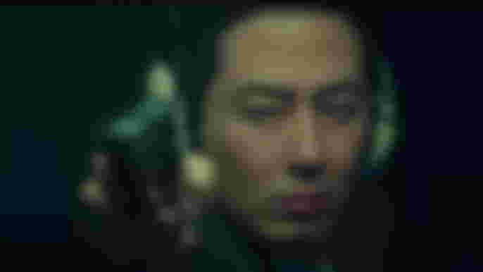 Zo In-sung as Kim Doo-sik in Moving