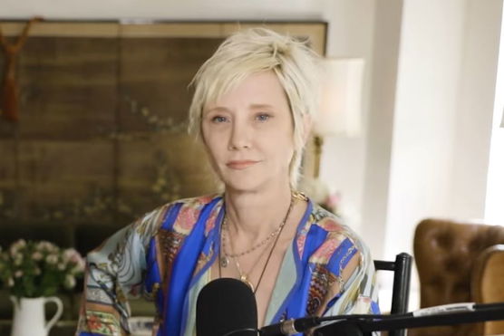 ellen-degeneres-gives-rare-update-about-her-relationship-with-ex-girlfriend-anne-heche-days-after-actresss-accident