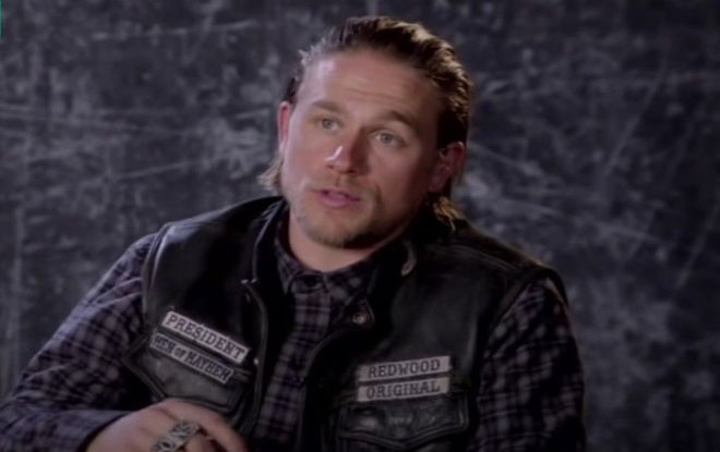 charlie-hunnam-expresses-interest-to-return-to-sons-of-anarchy-franchise-but-how