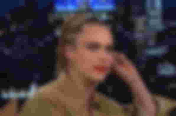 cara-delevingnes-fans-want-her-family-friends-to-check-up-on-her-due-to-her-erratic-behavior-suicide-squad-stars-feet-spotted-dangling-outside-the-car-window