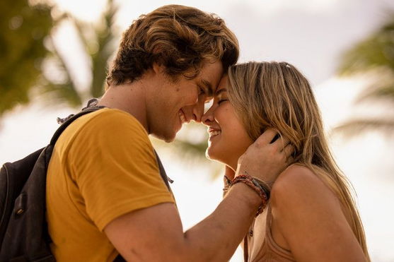 Did Outer Banks Stars Madelyn Cline and Chase Stokes Break Up? One of Them Subtly Hinted if Rumors are True