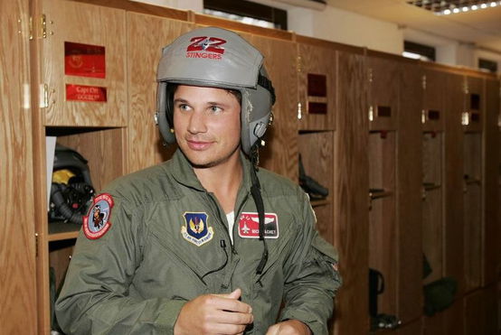 nick-lachey-shock-i-do-singer-says-he-has-no-plans-of-reading-jessica-simpsons-memoir
