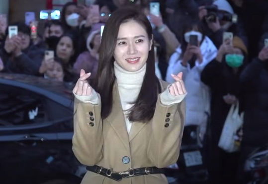 son-ye-jin-beauty-tips-2022-the-secret-to-hyun-bins-fiances-youthful-ageless-beauty-revealed