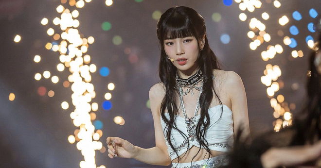 Bae Suzy as Lee Doo-na in Doona!