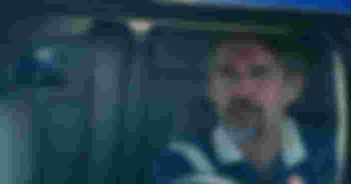 Leave the World Behind What was the Spanish woman saying: Ethan Hawke as Clay Sandford
