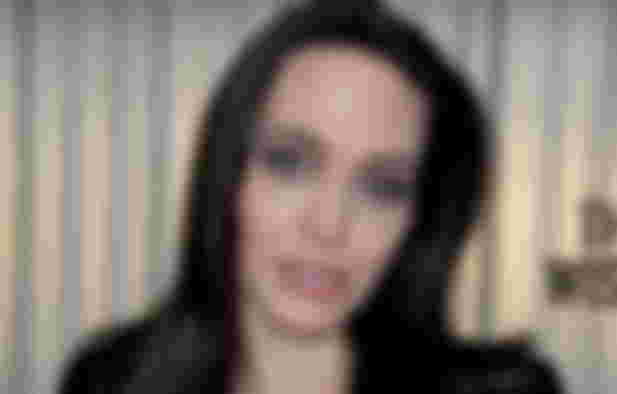 angelina-jolie-fury-the-eternals-star-jealous-of-salma-hayek-wanted-to-play-ajak-in-marvel-film