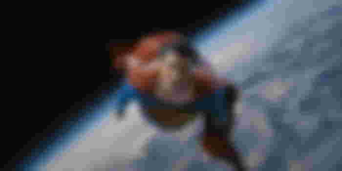 Brandon Routh's Superman flying in Earth-96