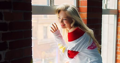 itzy-yuna-experienced-being-crazy-in-love-is-it-with-bts-jungkook