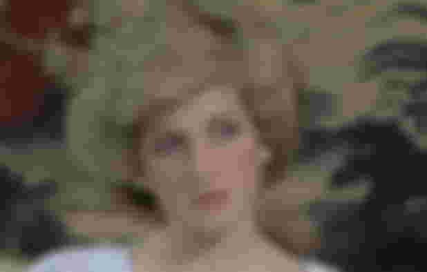 princess-diana-really-smart-for-avoiding-questions-about-queen-mother-during-her-panorama-interview-prince-harrys-mom-reportedly-knew-how-popular-queen-elizabeths-mom-was