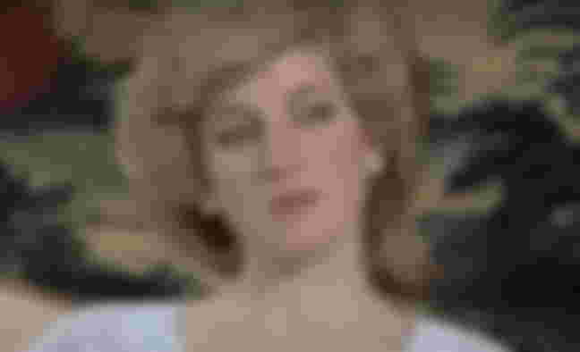 princess-diana-really-smart-for-avoiding-questions-about-queen-mother-during-her-panorama-interview-prince-harrys-mom-reportedly-knew-how-popular-queen-elizabeths-mom-was