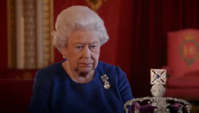 queen-elizabeth-shock-prince-williams-grandmother-often-makes-this-stern-look-disapproving-glare-to-maintain-monarchial-distance