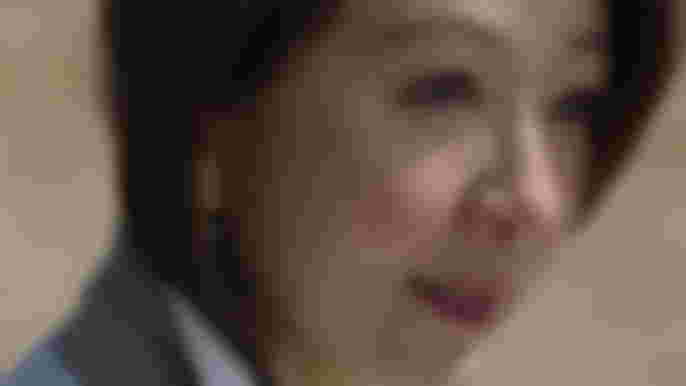 Kim Hee Ae as Hwang Do Hee in Queenmaker