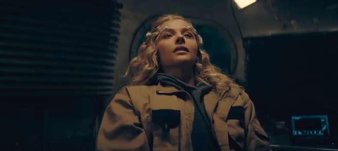 the-peripheral-release-date-spoilers-update-chlo-grace-moretz-sci-fi-series-mirrors-societys-obsession-with-tech-in-new-trailer