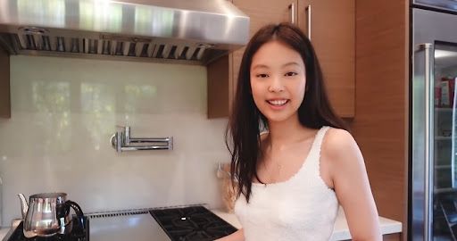 blackpink-jennie-fills-home-with-lavish-interior-decors