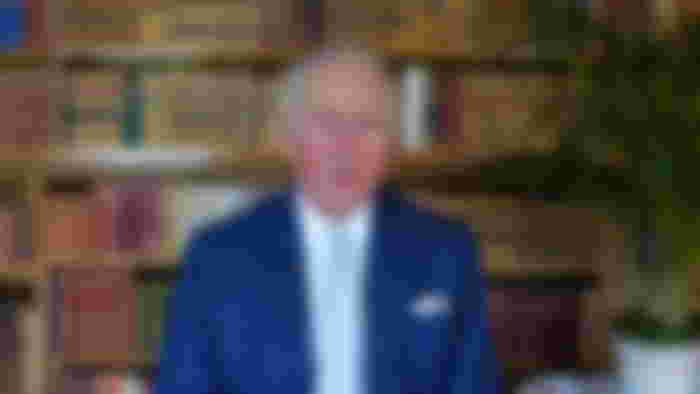 queen-elizabeth-fury-monarch-deeply-upset-with-prince-charles-after-racism-scandal-erupted-forced-to-do-damage-control