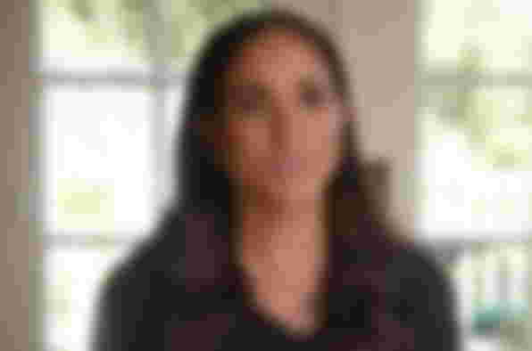 meghan-markles-claims-about-not-knowing-how-to-curtsy-were-just-a-mockery-duchess-of-sussexs-video-curtsying-in-suits-goes-viral