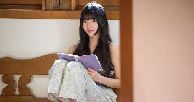 Bae Suzy as Lee Doo-na in Doona!
