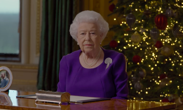 queen-elizabeth-heartbreak-prince-charles-mom-suffering-from-early-stages-of-dementia-camilla-parker-bowles-reportedly-working-overtime-trying-to-get-monarch-to-step-down