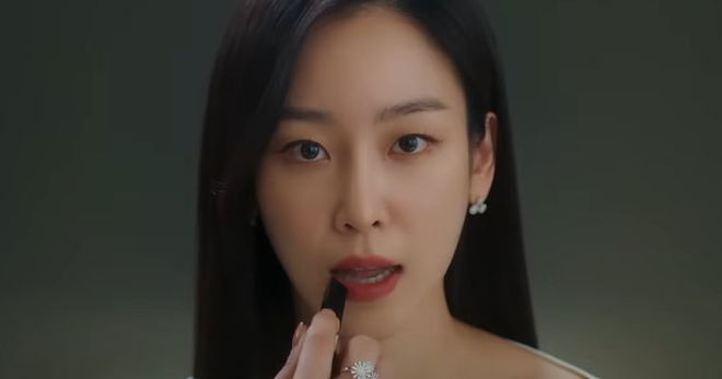 why-her-k-drama-actress-seo-hyun-jin-says-hit-series-taught-her-to-reflect-on-herself
