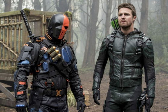 Arrow "S5E23 Lian Yu" - Review: Arrow ends with a bang!