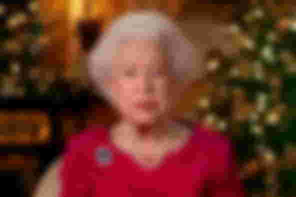 what-happens-to-queen-elizabeths-jewelry-collection-after-her-death