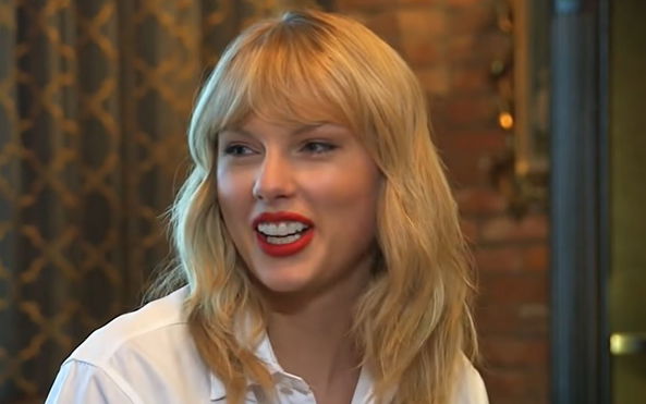 taylor-swifts-huge-fanbase-worked-against-her-when-she-pleaded-to-appear-in-the-twilight-saga-the-new-moon-red-singer-reportedly-couldve-been-a-huge-distraction