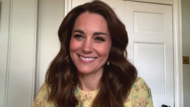 kate-middleton-shock-prince-william-and-wife-to-reconcile-with-meghan-markle-and-harry-this-christmas-duchess-reportedly-ditching-own-family-for-queen-elizabeth