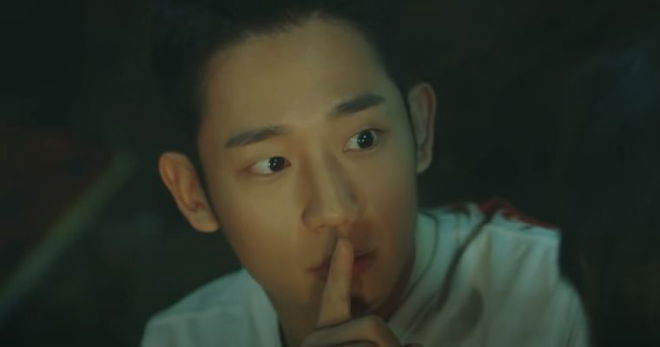 jung-hae-in-reveals-great-chemistry-he-established-with-jisoo-on-snowdrops-set