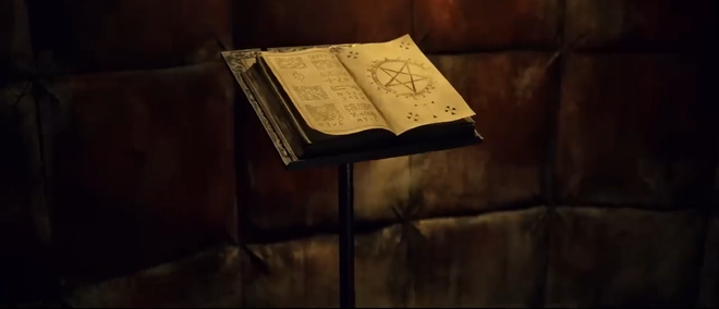 guillermo-del-toros-cabinet-of-curiosities-spoilers-news-update-netflix-hints-at-what-to-expect-from-upcoming-horror-anthology