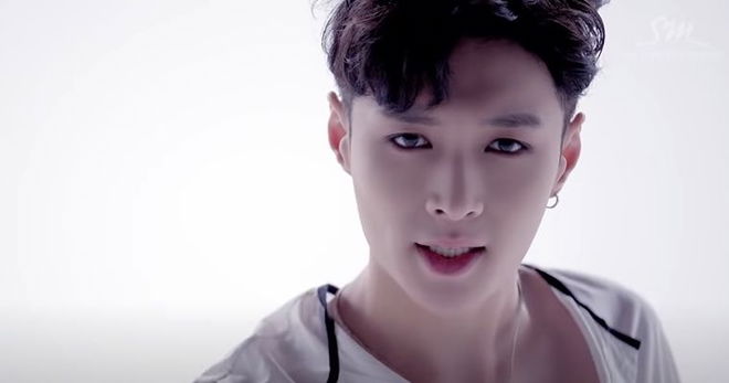 exo-lay-confirms-departure-from-sm-entertainment-during-boy-groups-10th-anniversary-through-heartfelt-letter
