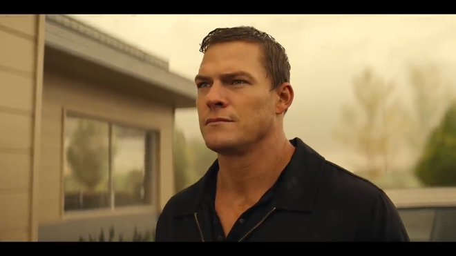 reacher-author-prefers-a-huge-animal-rather-than-a-normal-sized-actor