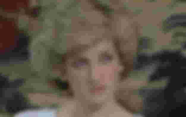 princess-diana-really-smart-for-avoiding-questions-about-queen-mother-during-her-panorama-interview-prince-harrys-mom-reportedly-knew-how-popular-queen-elizabeths-mom-was
