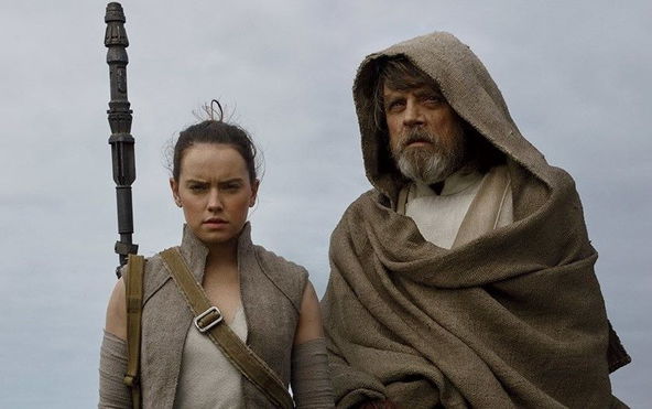 Mark Hamill Shares Hilarious The Last Jedi TBT Photo With Daisy Ridley