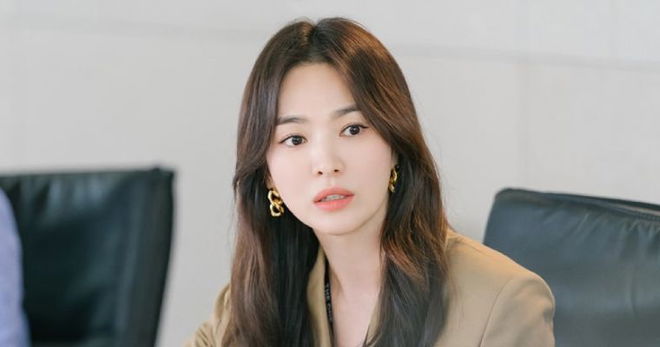Song Hye Kyo Shock: Song Joong Ki's Ex Is A Girl Boss, Looks In Love With Jang Ki Yong In New Now, We Are Breaking Up Teaser Photos