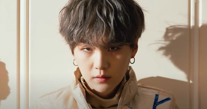 bts-suga-subtly-shows-love-to-his-mother-by-wearing-his-pre-debut-necklace