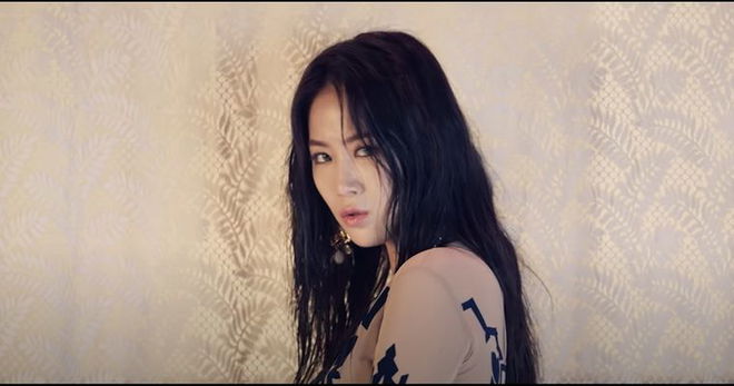 sistar-reunites-years-after-disbandment-members-show-heartfelt-support-to-soyou-during-her-1st-solo-concert