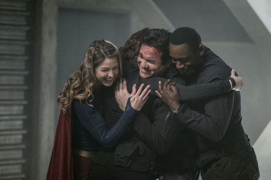 Supergirl "S2E14 Homecoming " - Review: 90s Superman Returns